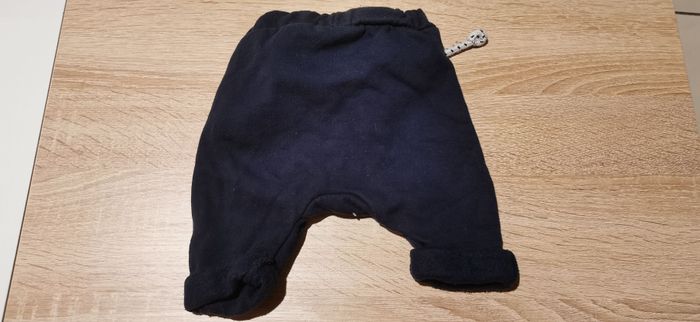 Jogging bleu marine 1 mois - photo numéro 2