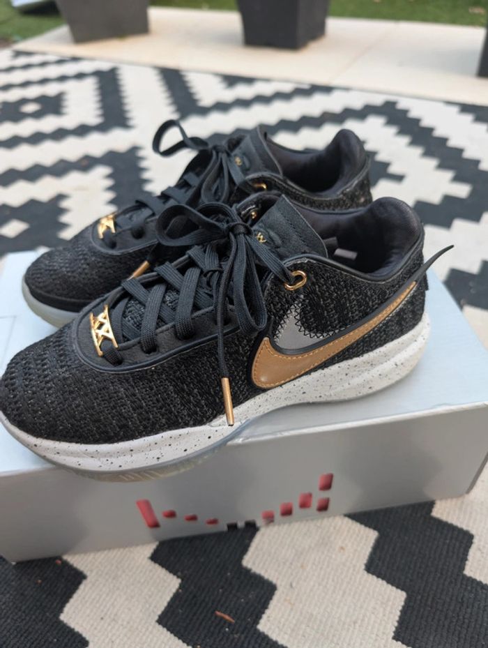 Basket Nike LeBron XX - photo numéro 16