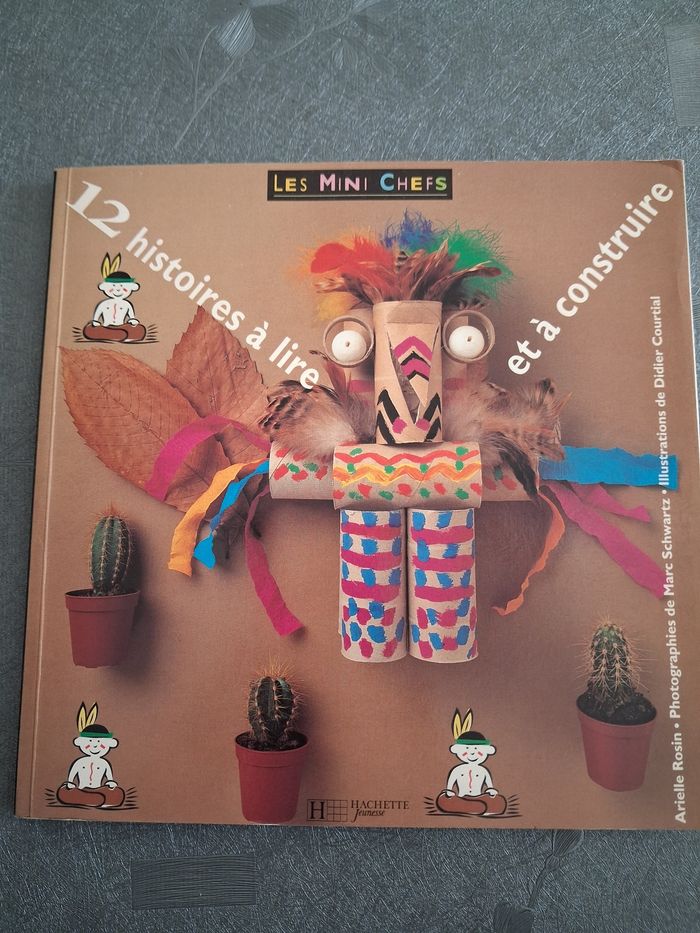 Livre. 12 histoires à lire et à construire - photo numéro 1