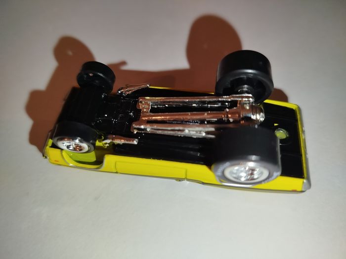 1970 Plymouth Road Runner Johnny Lightning 1/64 - photo numéro 9