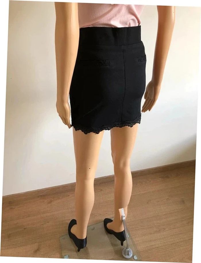 Jupe courte noire avec dentelle Elegante taille L jamais portée (taille petit) - photo numéro 8