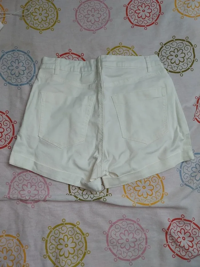 Short femme blanc 36 neuf Kiabi - photo numéro 2