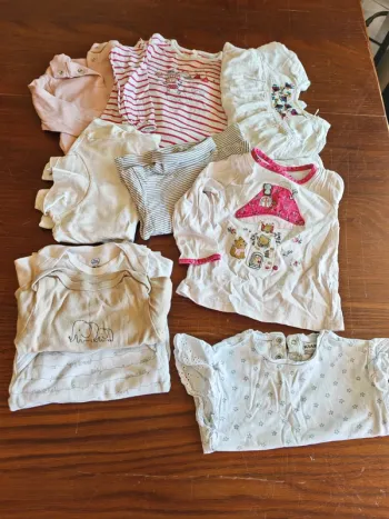 Lot n°14: lot vêtement bébé 18mois