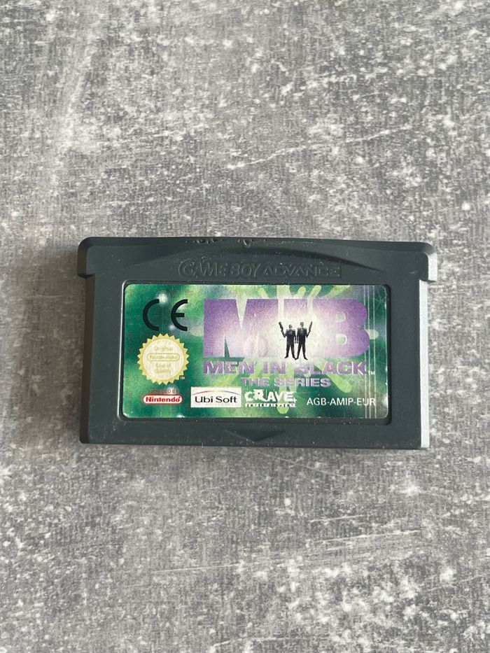 Jeu pour Nintendo Gameboy advance, MIB, men in black the series en Anglais.
