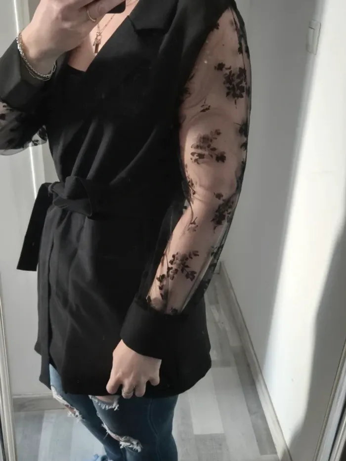 Veste noir manche dentelle avec ceinture - photo numéro 3