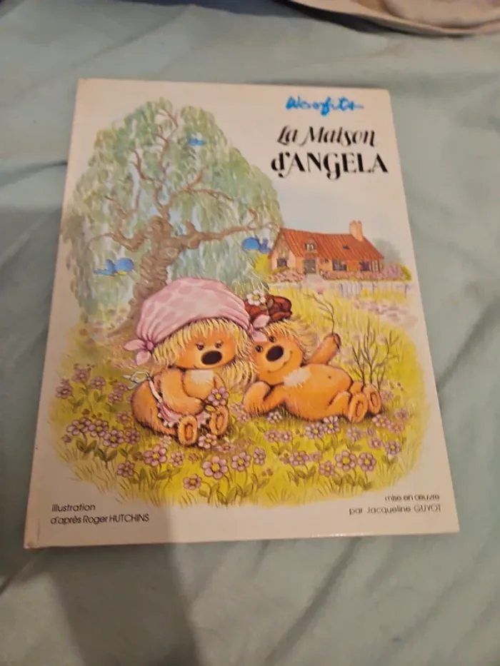 📘 Livre La maison d'Angela