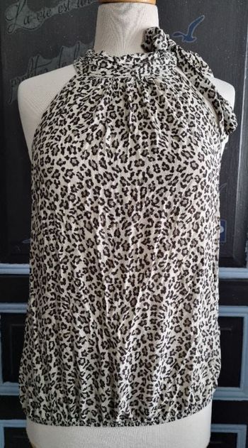 Top épaules dénudée à motifs léopard taille 40