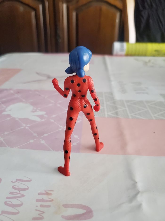 Figurine  miraculous  Ladybug - photo numéro 2