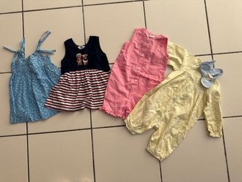Lot 6 mois fille 2 robes + 2 barboteuses clayeux/kiabi
