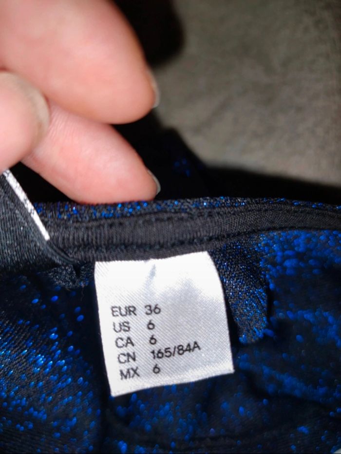 Robe de fête paillettée - photo numéro 3