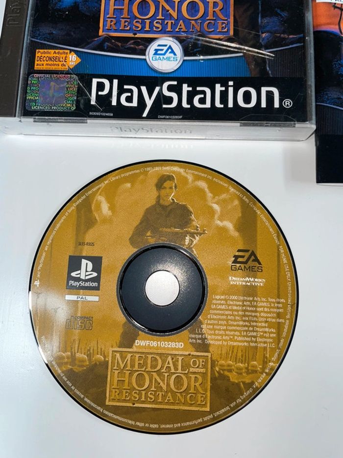 Medal Of Honor: Resistance - PS1 Complet Version Française PAL Sony - photo numéro 3