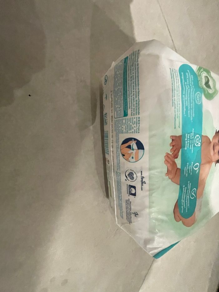 42 couches taille 3 Pampers - photo numéro 2