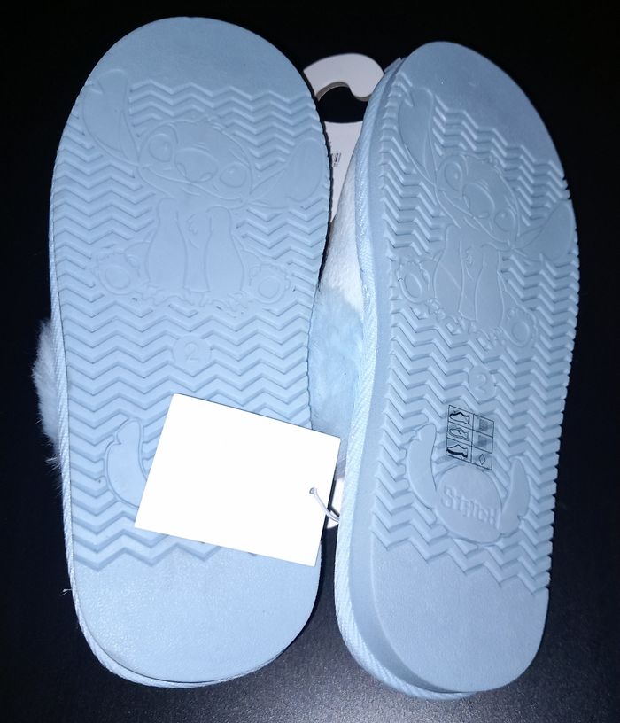 Chaussons Stitch neufs avec étiquette - photo numéro 4