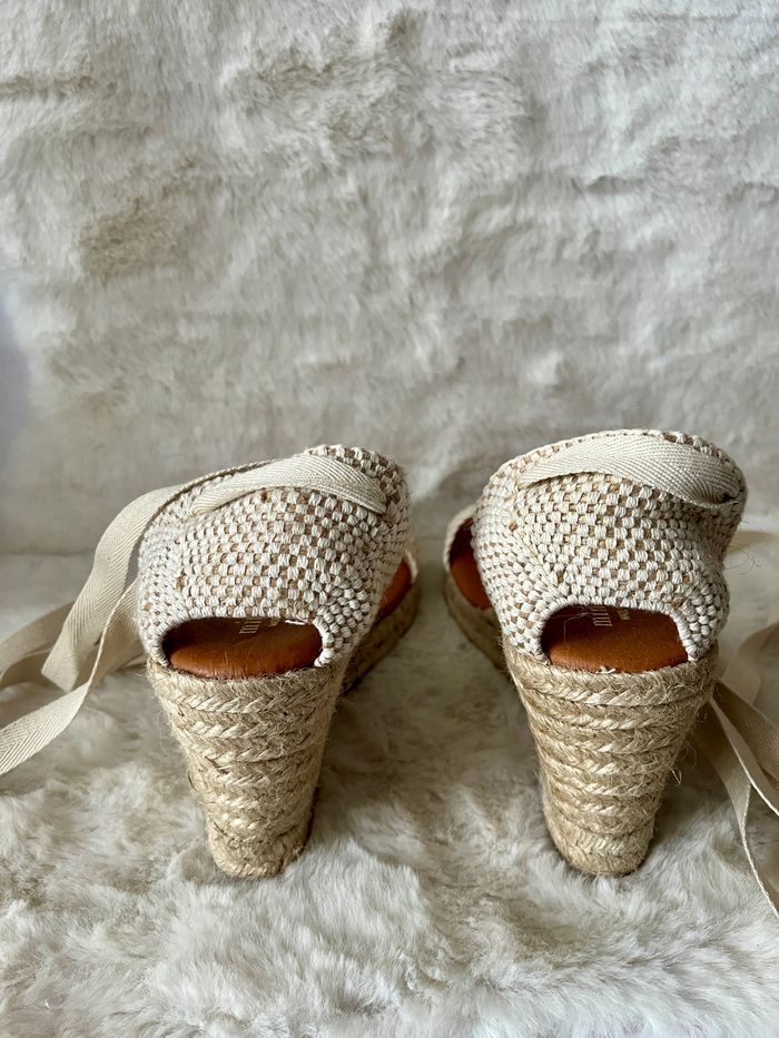 Chaussures, sandales compensées écrues Minelli pointure 41 talons 9 cm - photo numéro 4