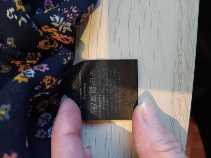 Tunique voile fluide noire à petites fleurs - photo numéro 4