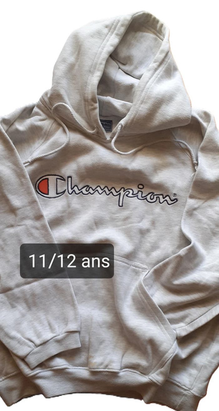 Sweat à capuche gris très clair. 11/12 ans. Champion.
