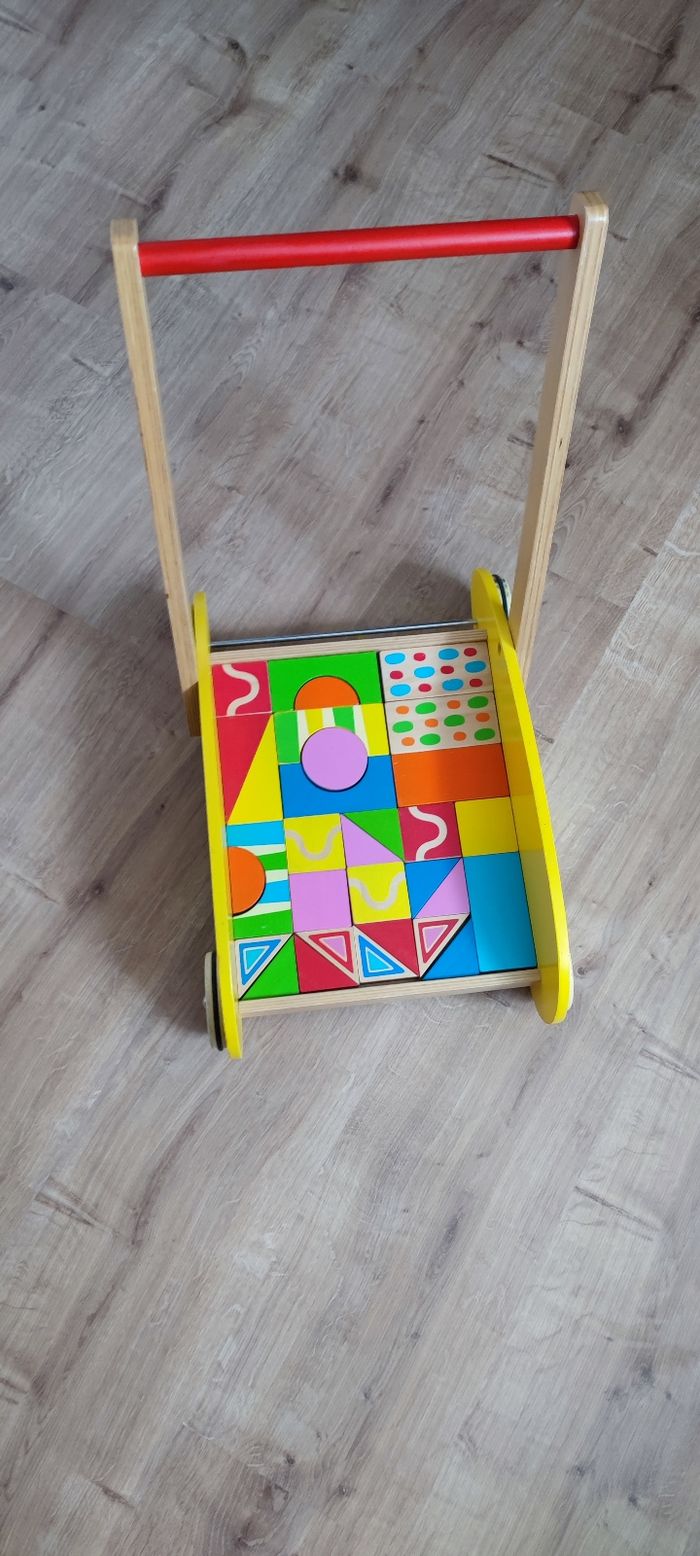 Chariot de marche avec blocs en bois - photo numéro 2