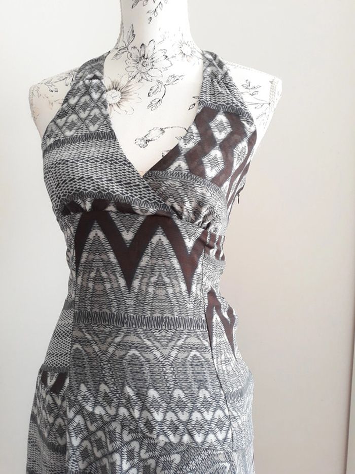 🎀 Robe dos nu neuve taille 36 - photo numéro 2