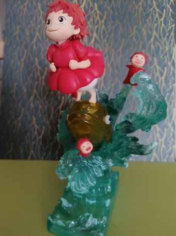 Figurine Ponyo sur la falaise " liberté" Studio Ghibli