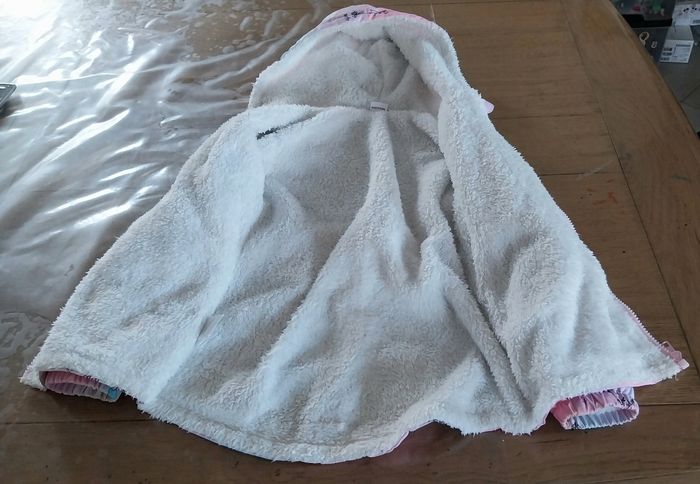 Jolie veste chaude fille 7ans en très bon état - photo numéro 3