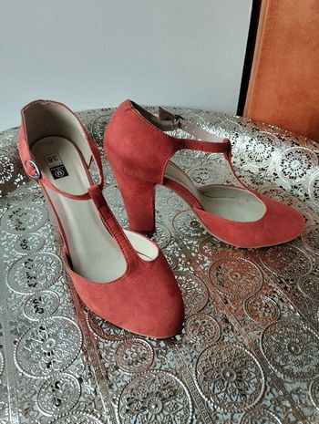 Chaussures à brides orange 🧡