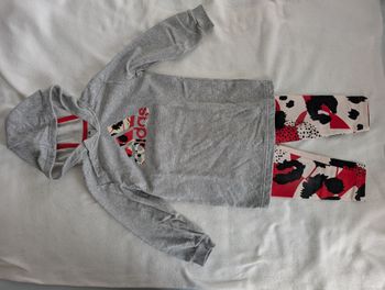 Ensemble détente gris et rouge - 3A - Adidas