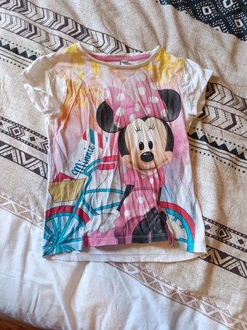 T-shirt Minnie taille 6 ans
