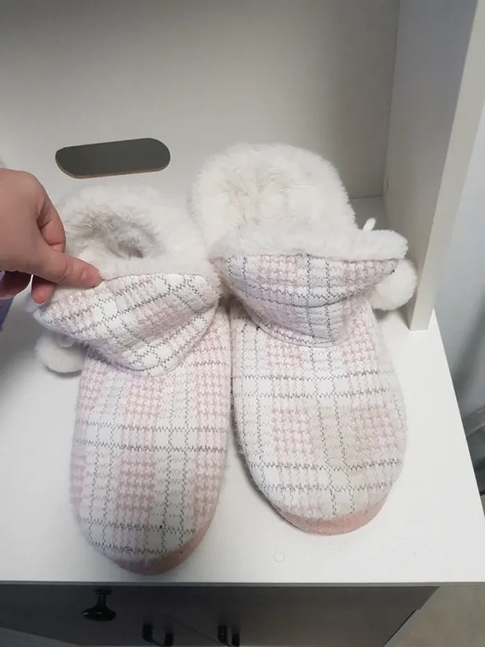 Chaussons d'hiver doux 40-41 - photo numéro 2