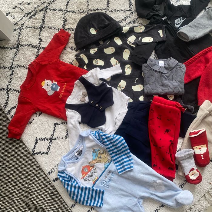 Lot de vêtements hiver/ noel/ Halloween - photo numéro 2