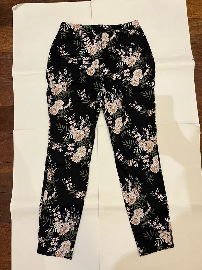 Pantalon fleuri noir taille S nam&co london - photo numéro 3