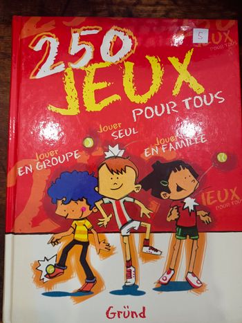 Ce livre propose 250 idées de jeux,
Seul ou à plusieurs
Intérieur et extérieur...