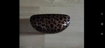 Boite à lunettes étui lunettes Guess