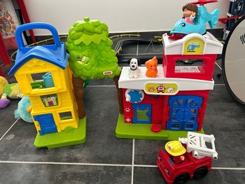  Jeux enfant Little People Animaux de Station de Secours