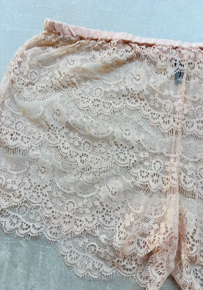 Magnifique short en dentelle rose pale nude Undiz neuf - photo numéro 2