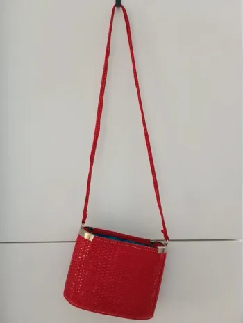 Sac seau tressé vintage rouge en osier