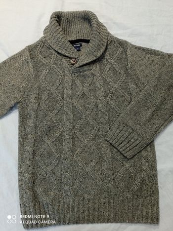 pull de chez Kiabi taille 8 ans ref R95 C2