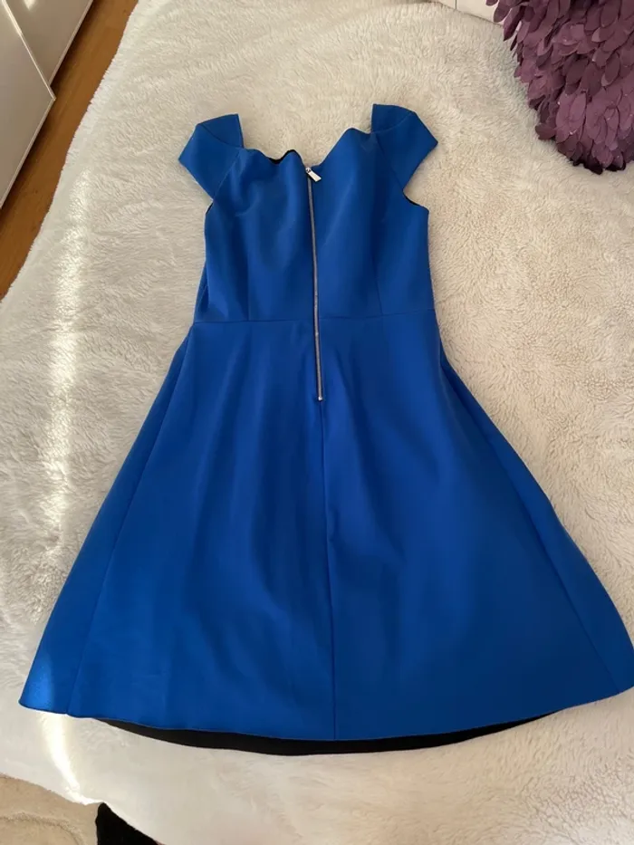 Robe Pinko taille M ou 38 - photo numéro 2