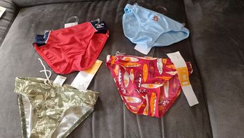 Lot de 4 slips de bain neuf
