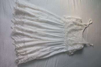 Robe blanche-écrue