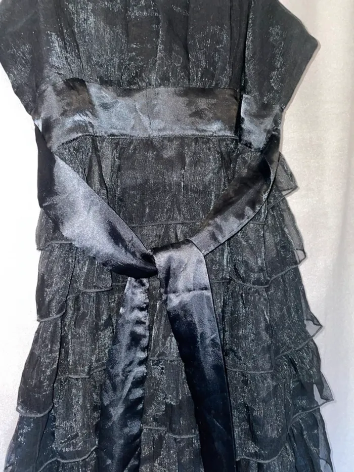 Robe volants noire - photo numéro 2