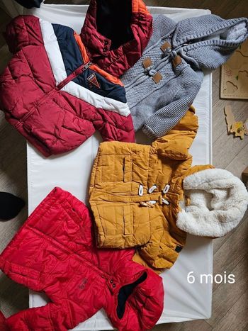Lot manteau garçon 6 mois ou séparément
