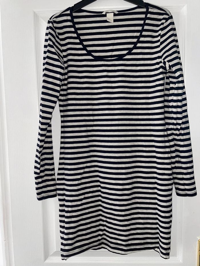 Robe moulante - photo numéro 2