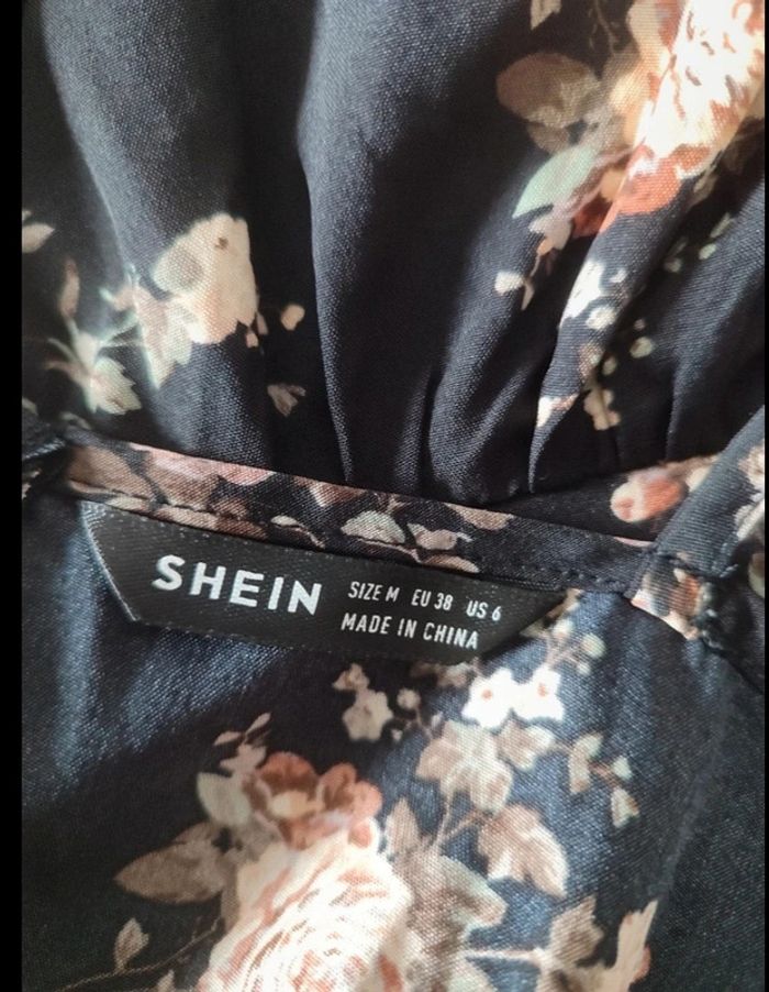 Jolie robe d été fleurie - photo numéro 4
