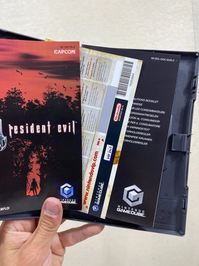 Resident Evil 4 GameCube – version PAL complète  (2 disques + notice) - photo numéro 7
