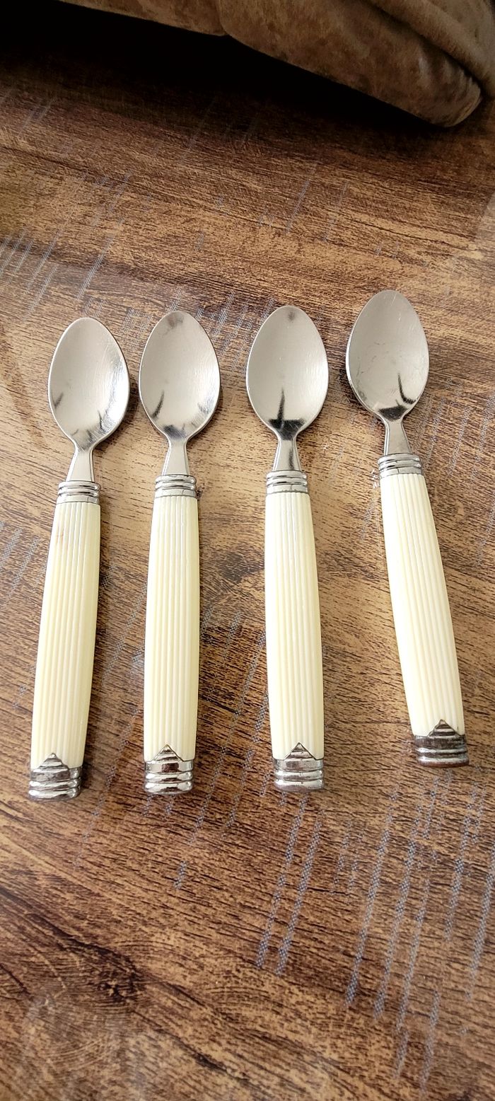 Lot de vaiselle - photo numéro 2