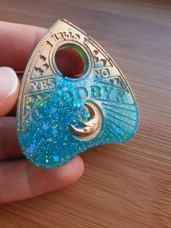 Broche résine Ouija