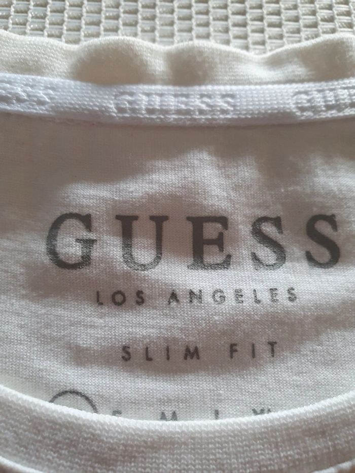 Tee-shirt Guess - photo numéro 2