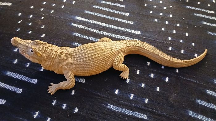 Crocodile géant en plastique - photo numéro 4