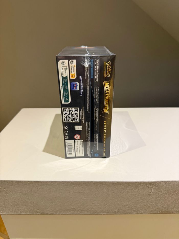 Coffre dresseur d élite (ETB) - ME1 - Mega Lucario Pokémon - photo numéro 3