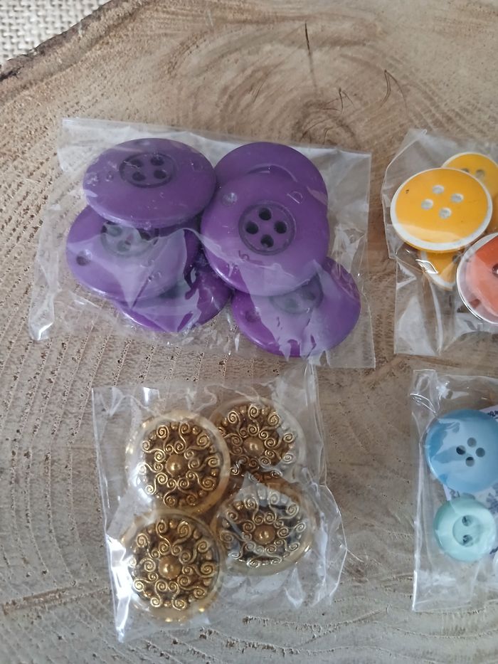 Lot de 4 sachets de boutons - photo numéro 2
